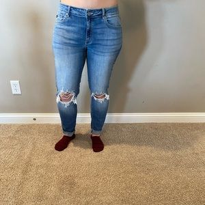 KanCan distressed knee jeans, size 15/31